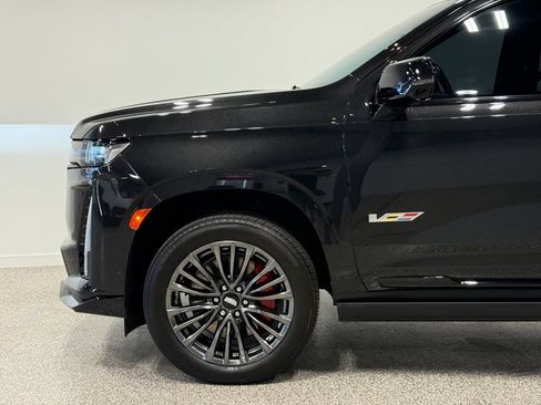 Used 2024 Cadillac Escalade V w/ Heavy-Duty Trailer Package AWD/4WD image 32
