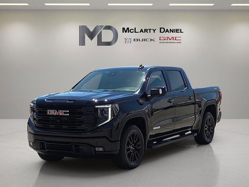 Used 2025 GMC Sierra 1500 Elevation w/ Elevation Premium Package AWD/4WD image 2