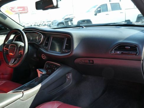 Used 2016 Dodge Challenger SXT Plus image 14