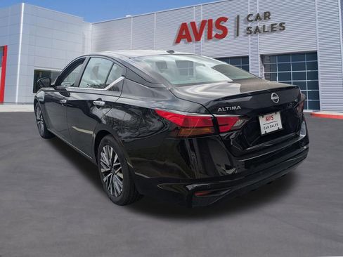 Used 2025 Nissan Altima 2.5 SV image 9