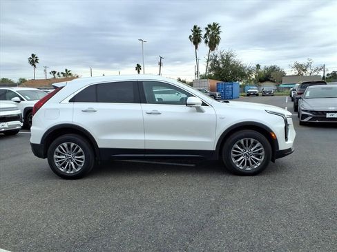 Used 2025 Cadillac XT4 Premium Luxury image 6