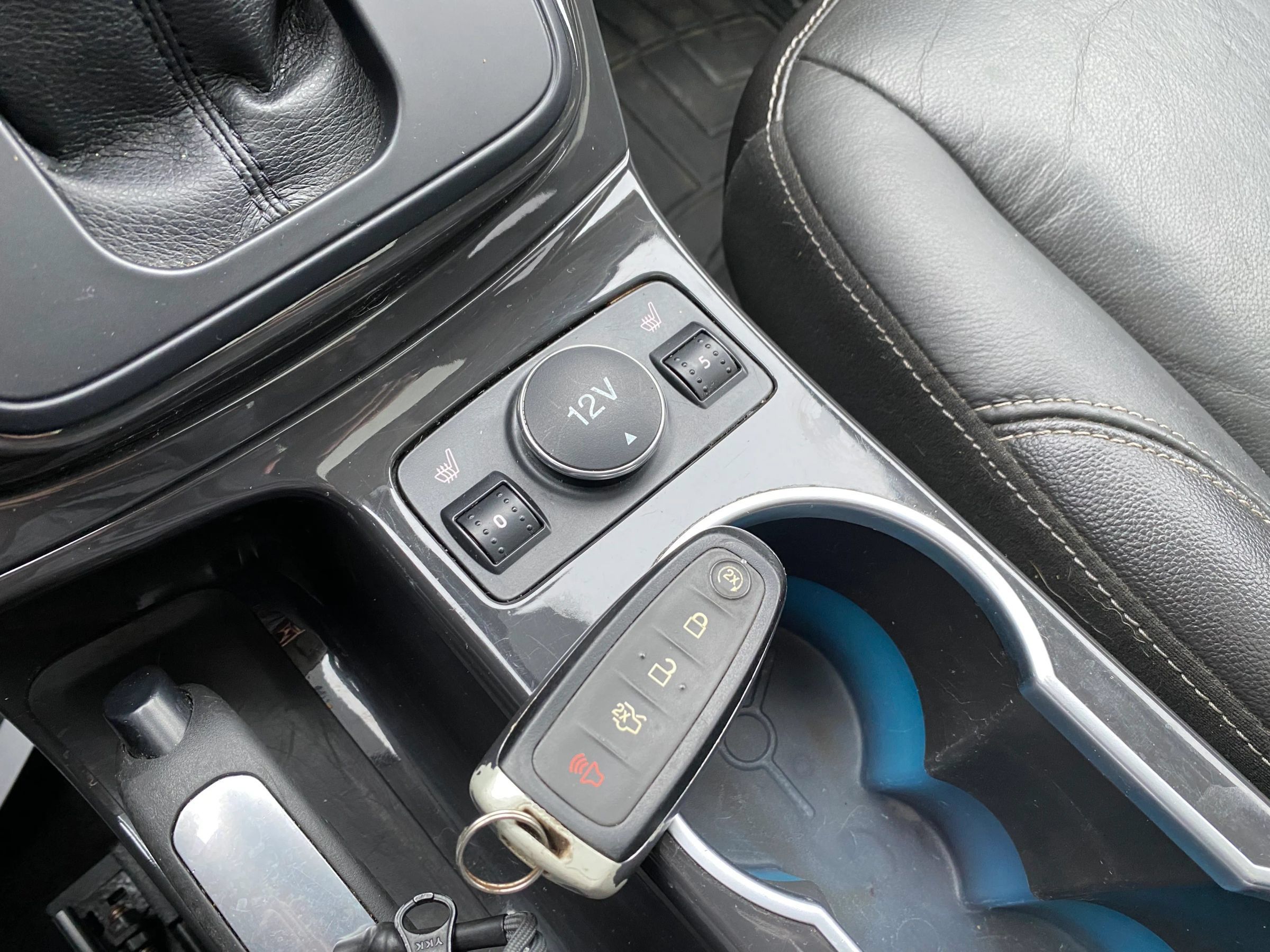 Used 2016 Ford Escape Titanium AWD/4WD image 22