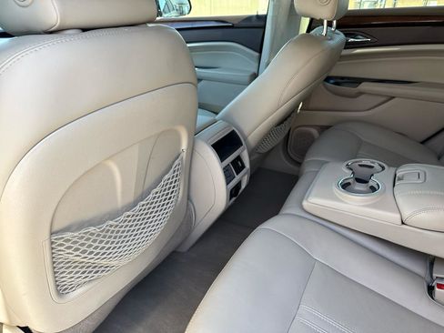 Used 2015 Cadillac SRX Luxury image 46