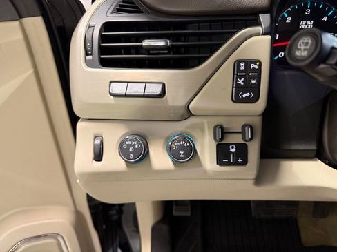 Used 2017 GMC Yukon XL Denali w/ Open Road Package AWD/4WD image 20