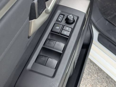 Used 2023 Toyota Tundra Limited AWD/4WD image 14