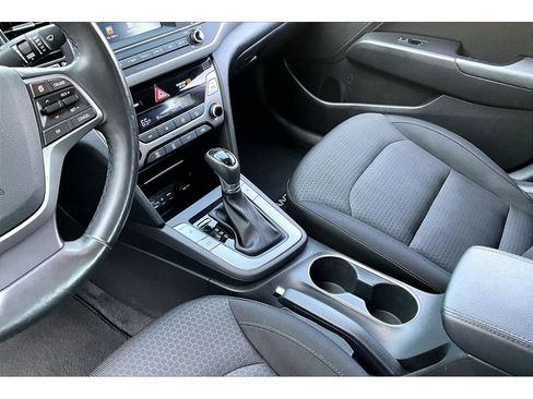 Used 2017 Hyundai Elantra Value Edition FWD image 17