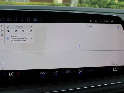 Used 2025 Chevrolet Suburban LS image 28