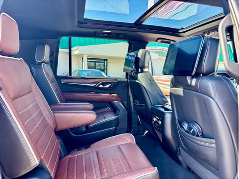 Used 2023 GMC Yukon XL Denali Ultimate image 13