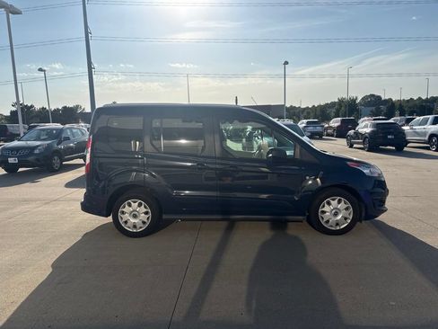 Used 2017 Ford Transit Connect XLT FWD image 4