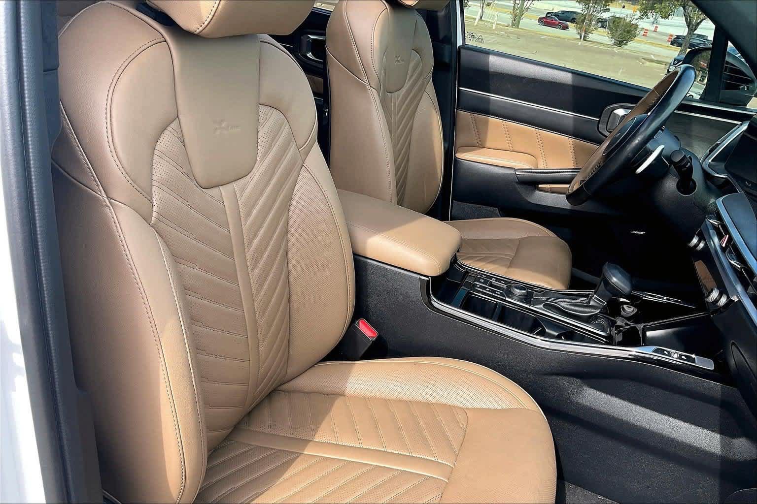 Certified 2024 Kia Sorento SX Prestige w/ Olive Brown Leather Package AWD/4WD image 12