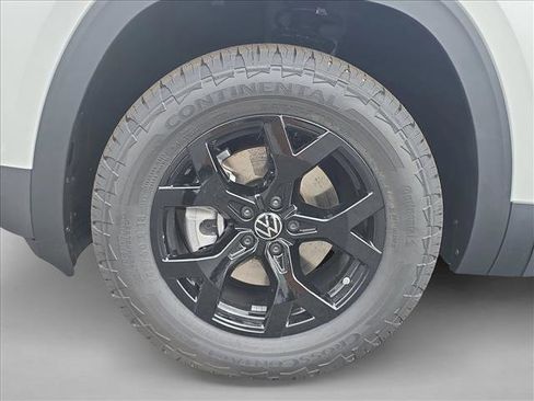 New 2026 Volkswagen Atlas Peak Edition AWD/4WD image 13