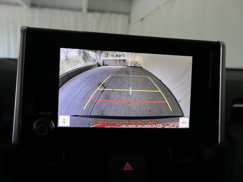 Used 2025 Toyota RAV4 LE AWD/4WD image 18