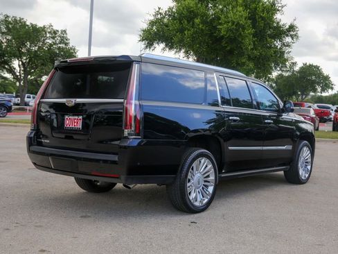 Used 2018 Cadillac Escalade ESV Platinum image 4