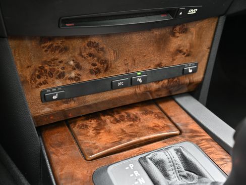 Used 2007 BMW 550i Sedan image 22