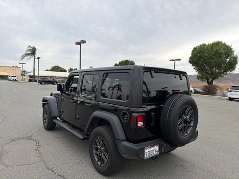 Used 2025 Jeep Wrangler Unlimited Sport AWD/4WD image 8