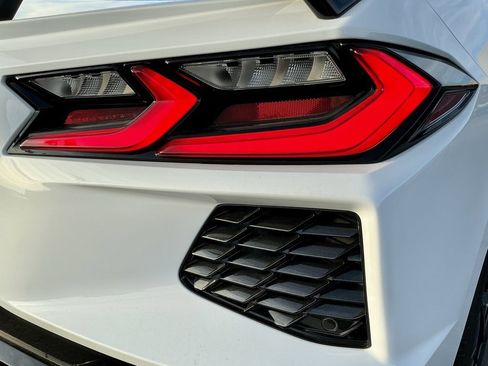 Used 2023 Chevrolet Corvette Stingray w/ Z51 Performance Package image 16