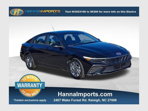 Used 2024 Hyundai Elantra SEL image 1