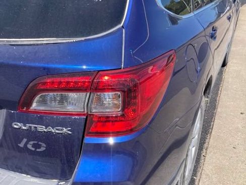 Used 2016 Subaru Outback 2.5i Premium AWD/4WD image 6