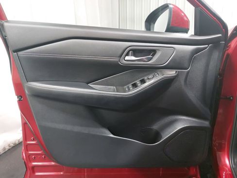 Certified 2025 Nissan Rogue SV w/ SV Premium Package image 27