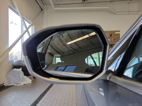 Used 2026 BMW 530i xDrive w/ Convenience Package image 10