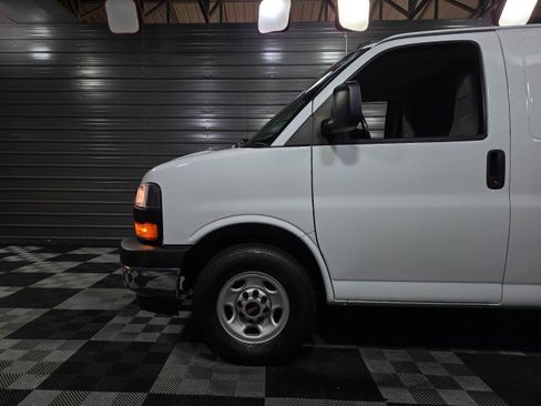 Used 2021 GMC Savana 2500 w/ Driver Convenience Package image 34