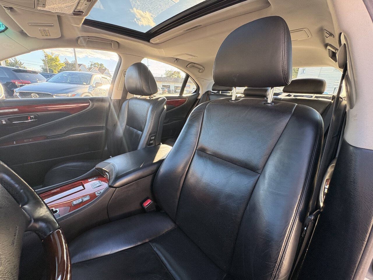 Used 2012 Lexus LS 460 AWD w/ Comfort Pkg image 14