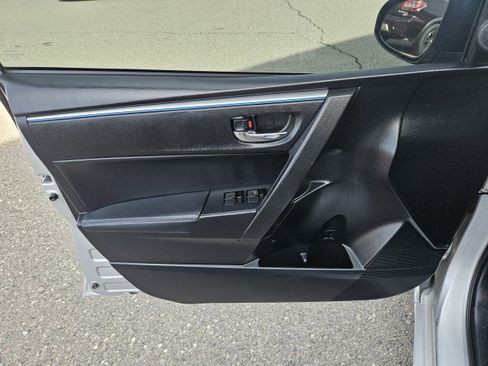 Used 2016 Toyota Corolla S image 9