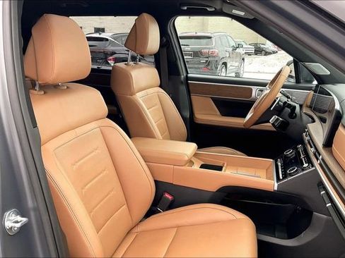 Used 2025 Hyundai Santa Fe Limited image 7