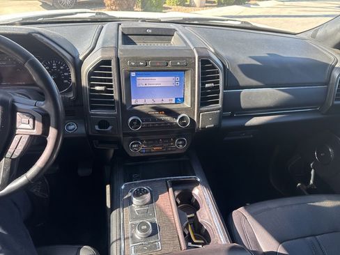 Used 2019 Ford Expedition Max Limited image 18