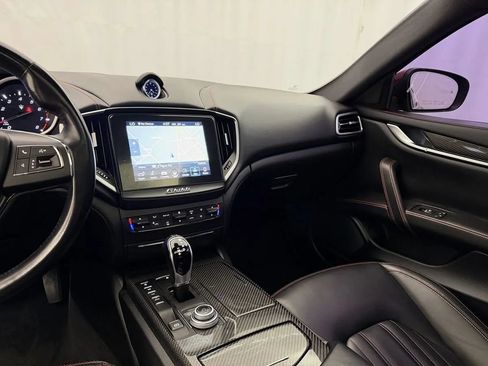 Used 2018 Maserati Ghibli S Q4 AWD/4WD image 17