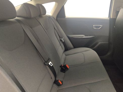Used 2025 Kia K4 FWD image 19