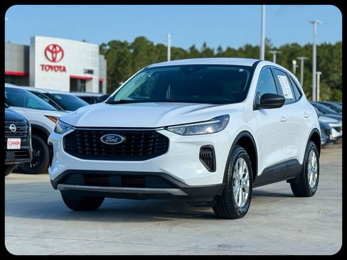 Used 2024 Ford Escape Active AWD/4WD image 3