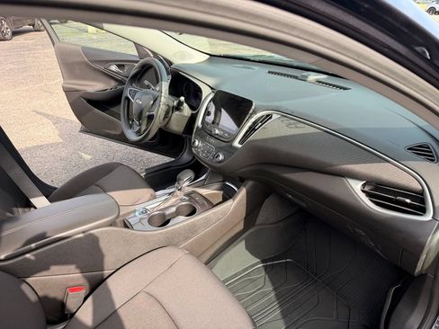 Used 2023 Chevrolet Malibu LT w/ LPO, Floor Liner Package FWD image 31