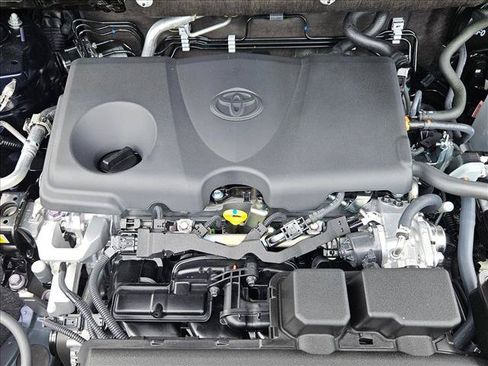 Used 2025 Toyota RAV4 XLE FWD image 15