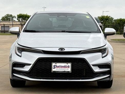 Used 2024 Toyota Corolla SE FWD image 2