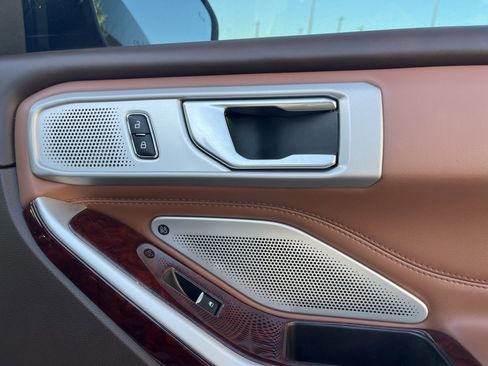 Used 2022 Ford Explorer King Ranch w/ Class IV Trailer Tow Package image 19