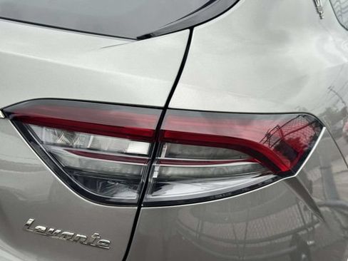 Used 2022 Maserati Levante GT AWD/4WD image 14