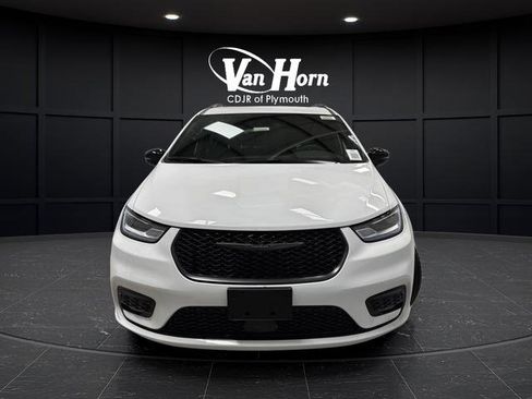 New 2026 Chrysler Pacifica Select image 10