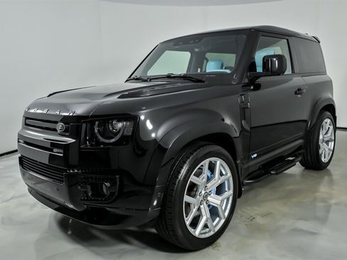 Used 2023 Land Rover Defender 90 V8 AWD/4WD image 5