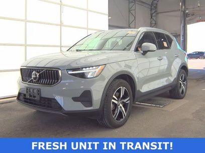 Used 2025 Volvo XC40 B5 Core