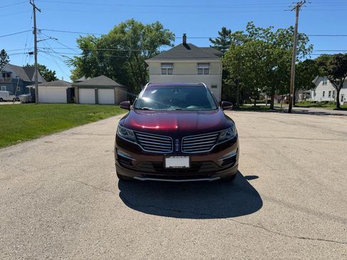 Used 2018 Lincoln MKC Select w/ Select Plus Package AWD/4WD image 2