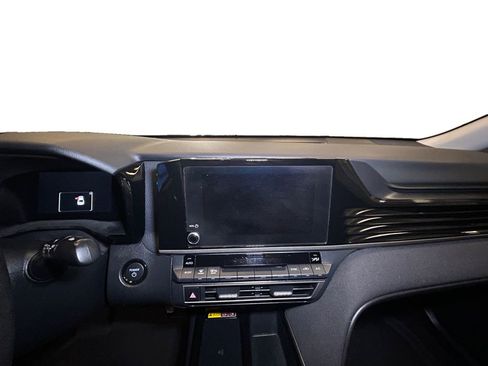 Used 2025 Toyota Camry LE FWD image 10