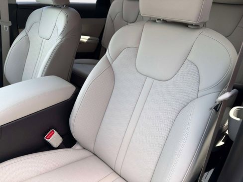 New 2026 Kia Sorento EX FWD image 18