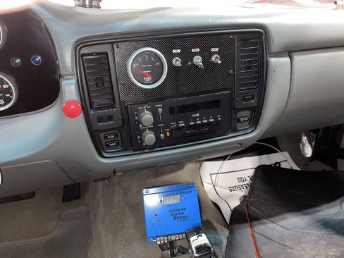 Used 1994 Chevrolet Caprice Classic image 11