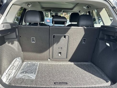 New 2026 Volkswagen Taos SEL image 6