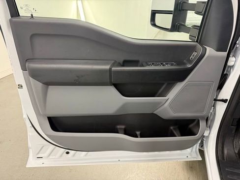 New 2026 Ford F250 XL w/ XL Chrome Package image 12
