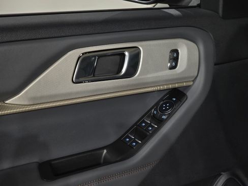 New 2026 Ford Explorer Active image 17