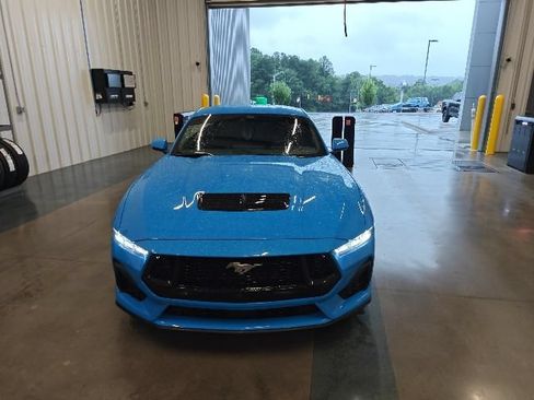 Used 2025 Ford Mustang GT RWD image 7