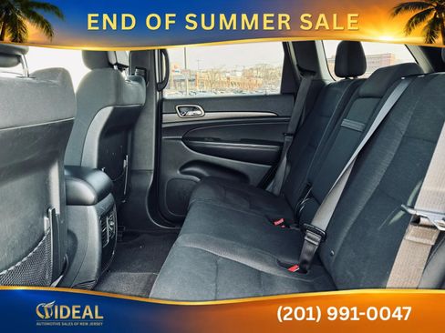 Used 2017 Jeep Grand Cherokee Laredo w/ Quick Order Package 23E AWD/4WD image 24