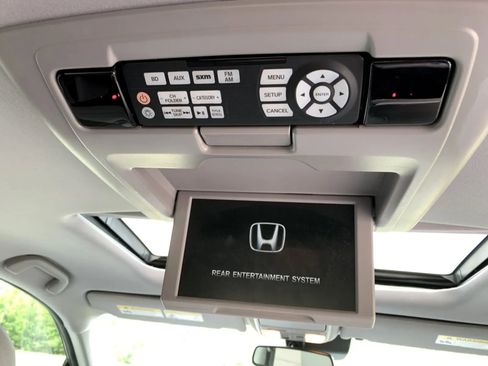 Used 2017 Honda Pilot Touring image 22